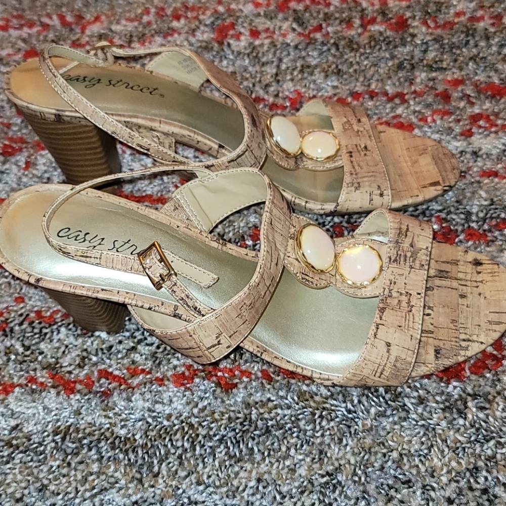 Sandals - Picture 3 of 3